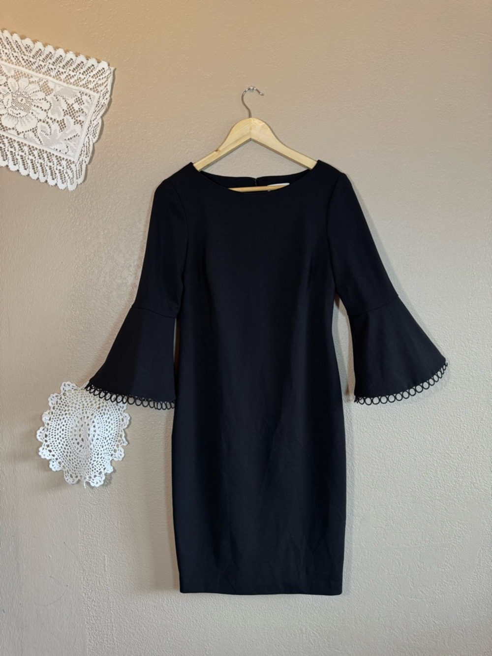 Calvin Klein Bell Sleeve Sheath Midi Dress | Size 6